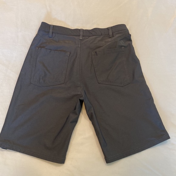 Adidas Golf Shorts Mens 30 - Picture 3 of 6